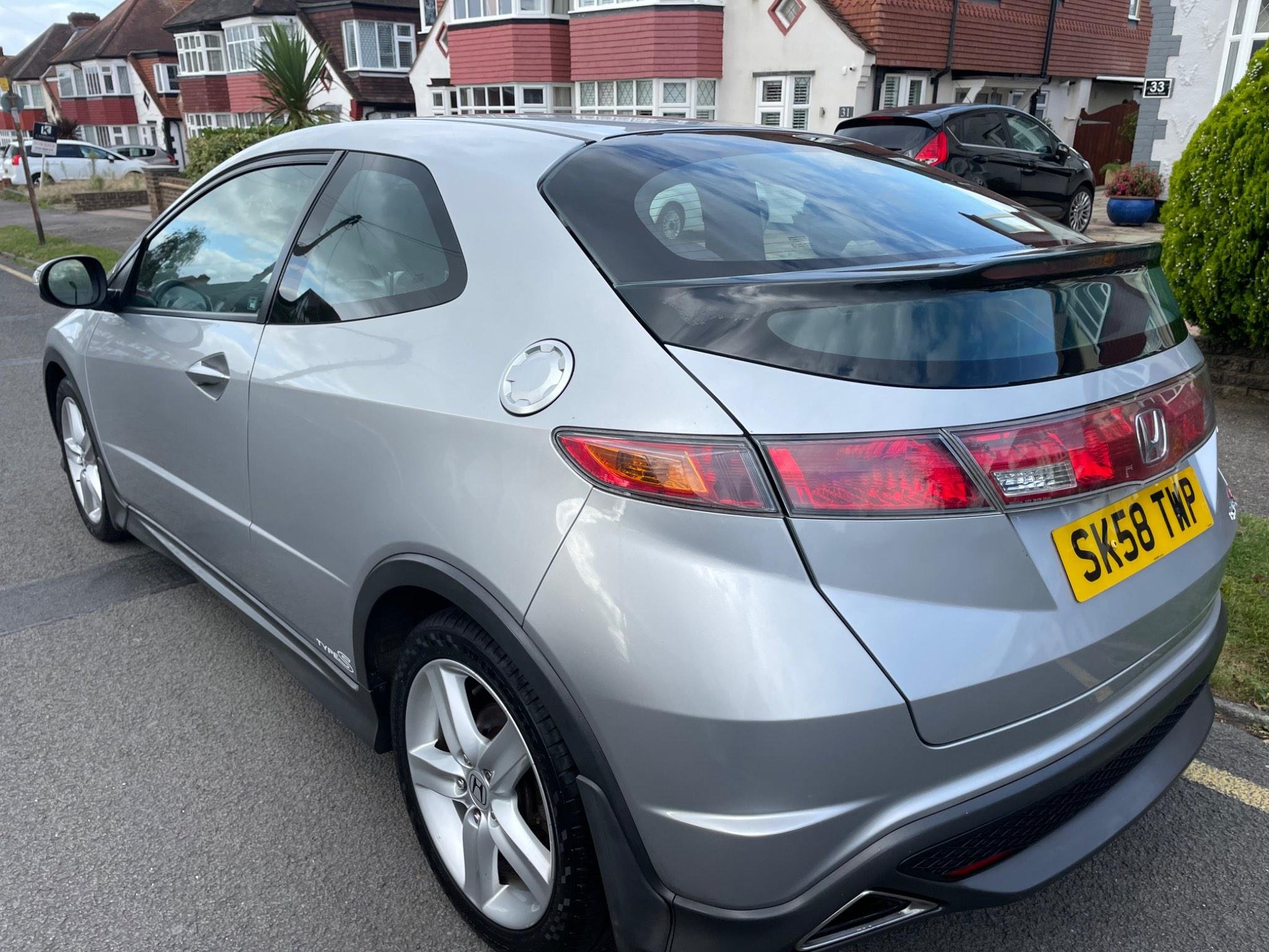 Used 2008 Honda Civic 1.8 iVTEC Type S 3dr for sale in Epsom, Surrey